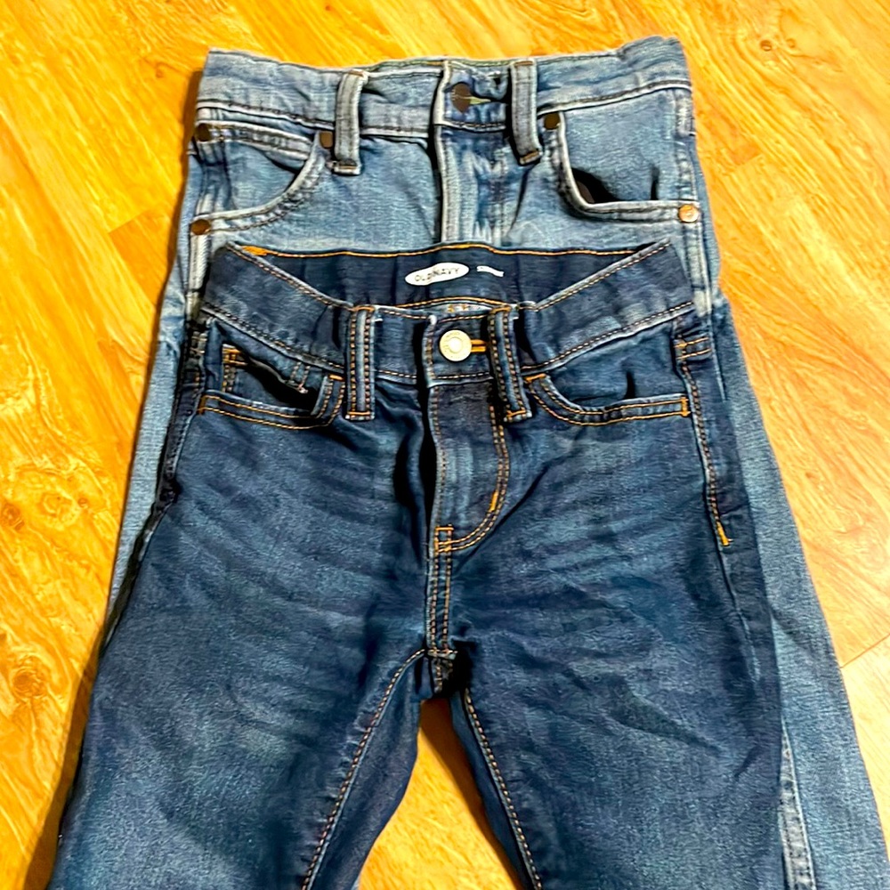 Boys lot of 2 pair jeans and Wrangler Old Navy size 6 slim straight cut dark